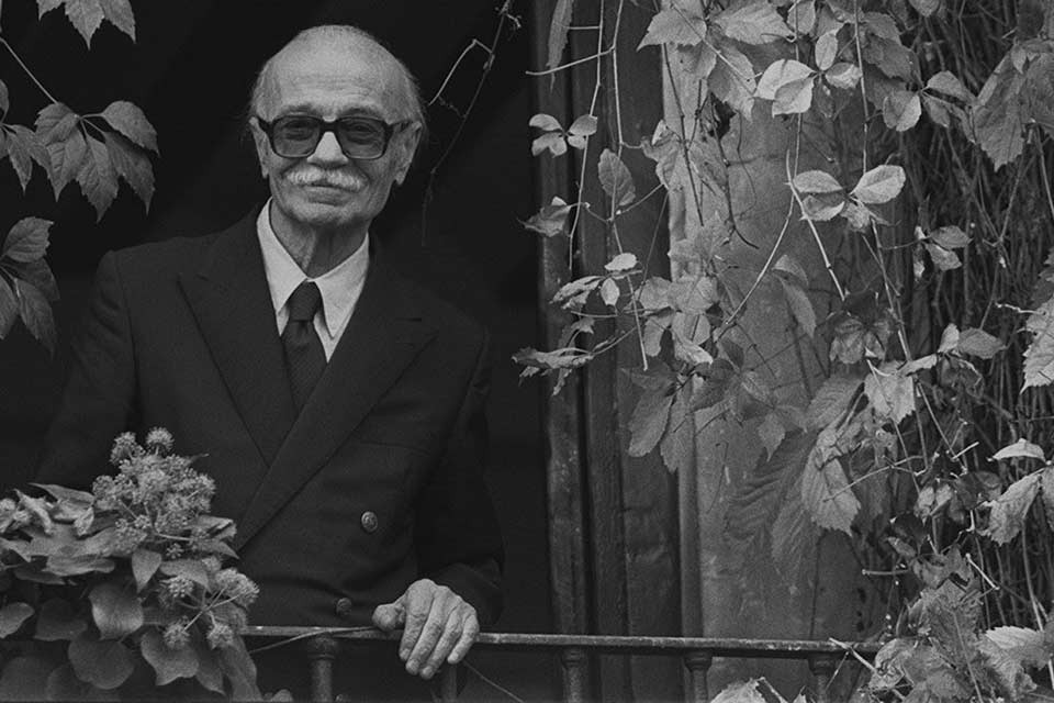 امید بر فراز ویرانه