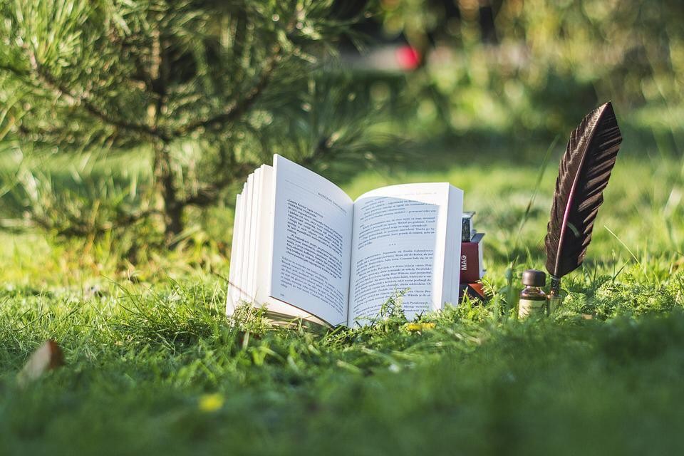 کدام کتاب‌ها کمک می‌کنند با افسردگی و اضطراب کنار بیاییم؟