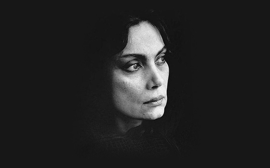 تنها با نوشتن نجات پیدا می‌کنم