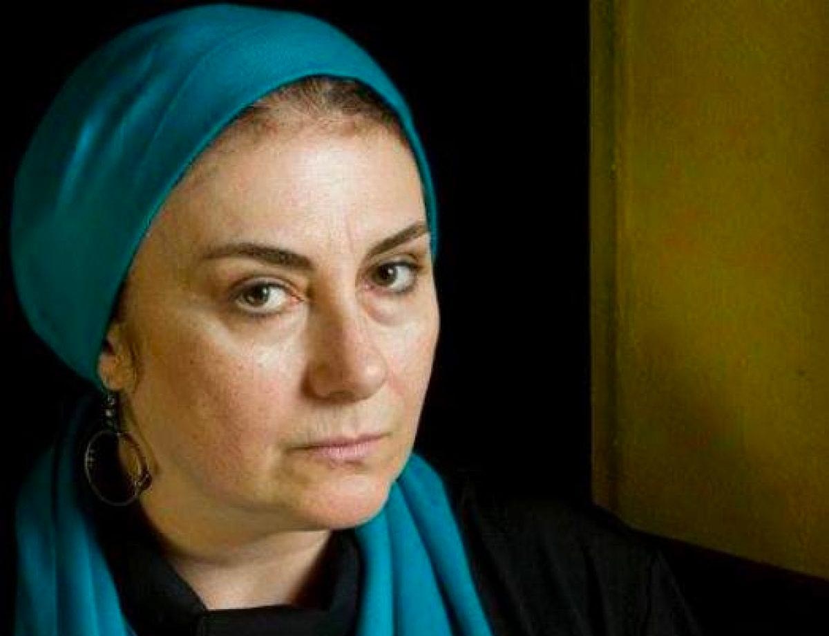 زویا پیرزاد نویسنده معاصر